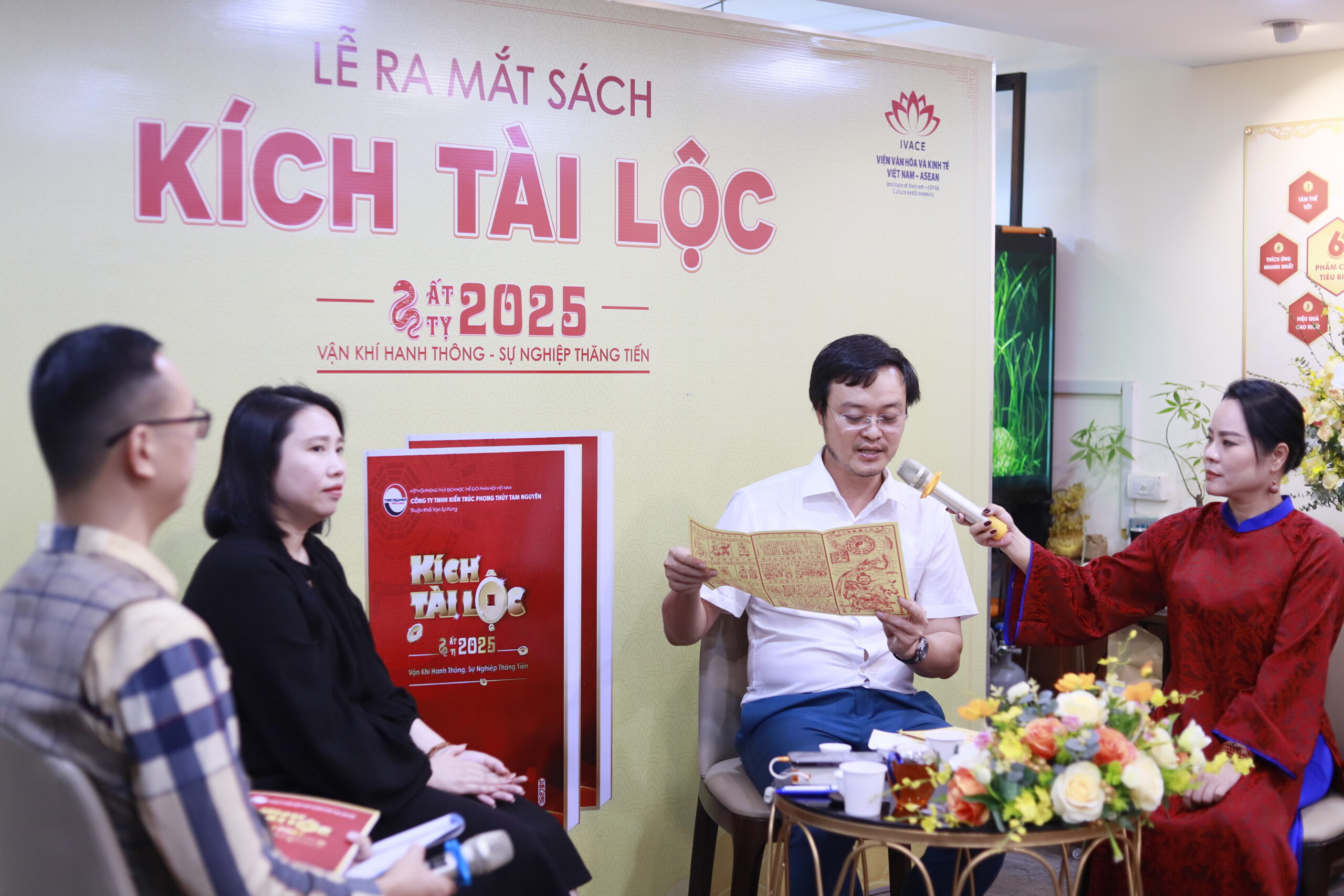 Một số hình ảnh tại buổi lễ ra mắt sách Kích Tài Lộc 2025