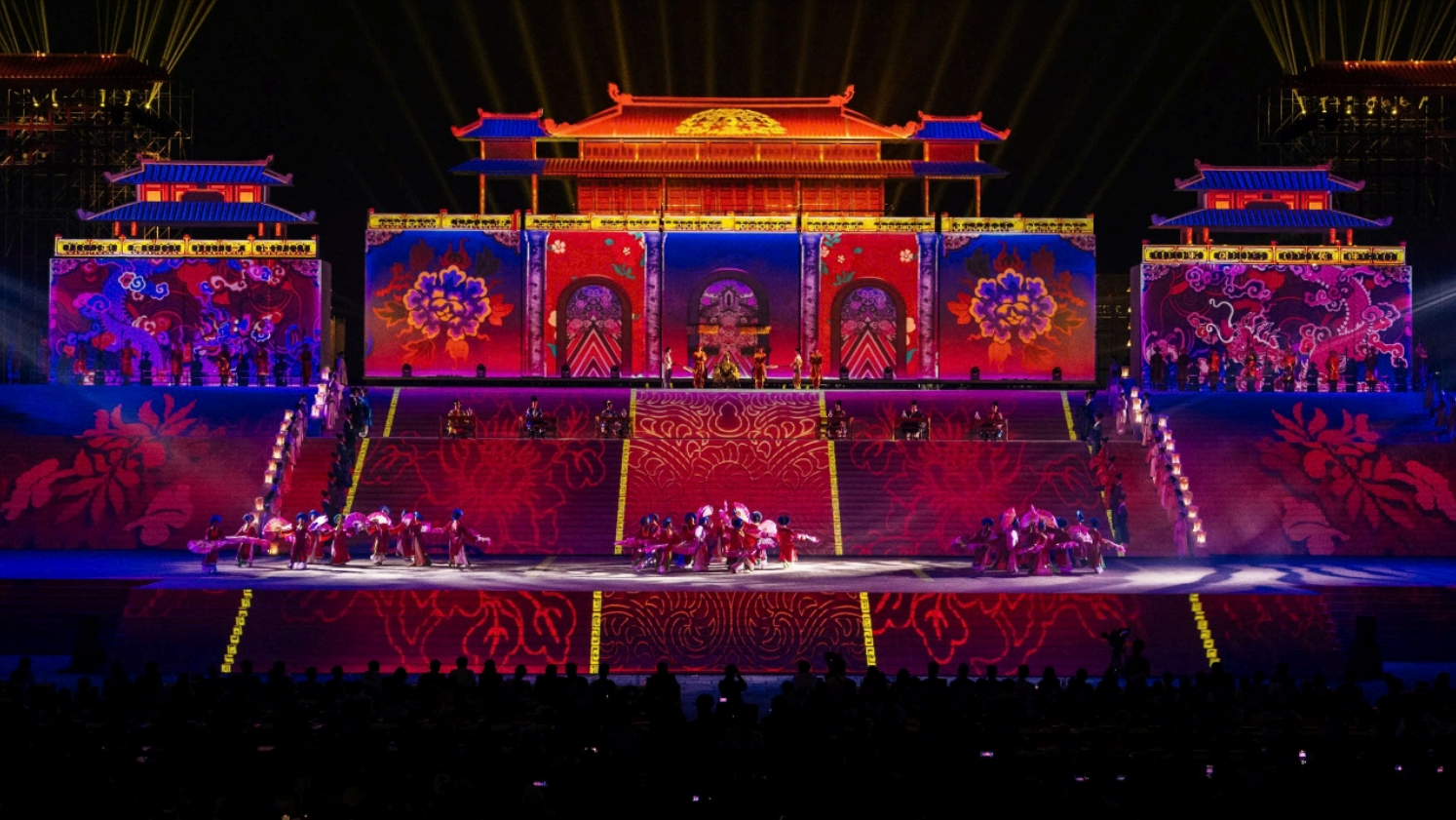Sân khấu khai mạc Festival Ninh Bình 2024. Ảnh: BTC
