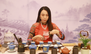 ảnh Cô Quyên Tại đh Vinh 1