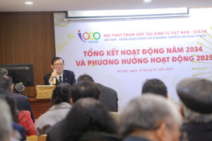 Chủ tịch Hội VASEAN, Phó GS.TS- Ông Bùi Tất Thắng